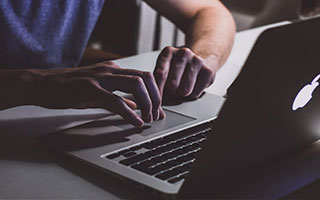 爱游戏中国-“中超赛季首轮火爆开幕，豪门争夺激烈”，中超阶段比赛